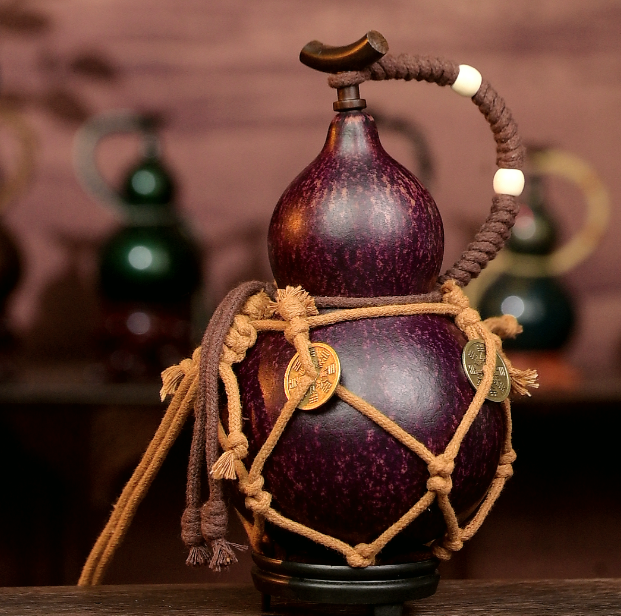 Purple Urushi-Lined Gourd Bottle Dyed with Traditional Chinese Herbal Decoction