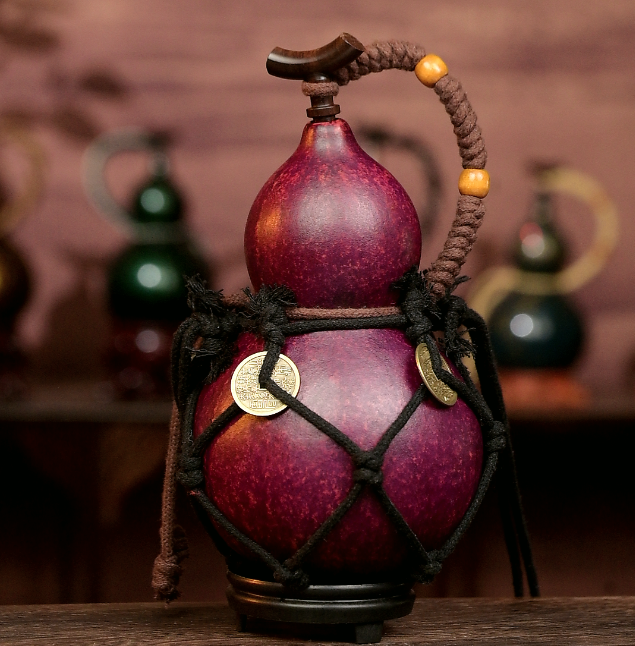Purple Urushi-Lined Gourd Bottle Dyed with Traditional Chinese Herbal Decoction