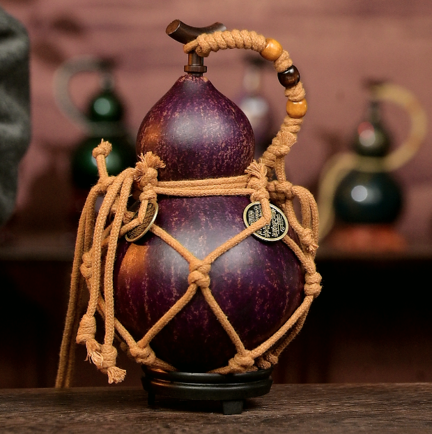 Purple Urushi-Lined Gourd Bottle Dyed with Traditional Chinese Herbal Decoction