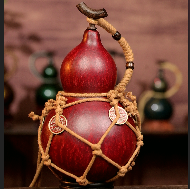 Red Urushi-Lined Gourd Bottle Dyed with Traditional Chinese Herbal Decoction 2