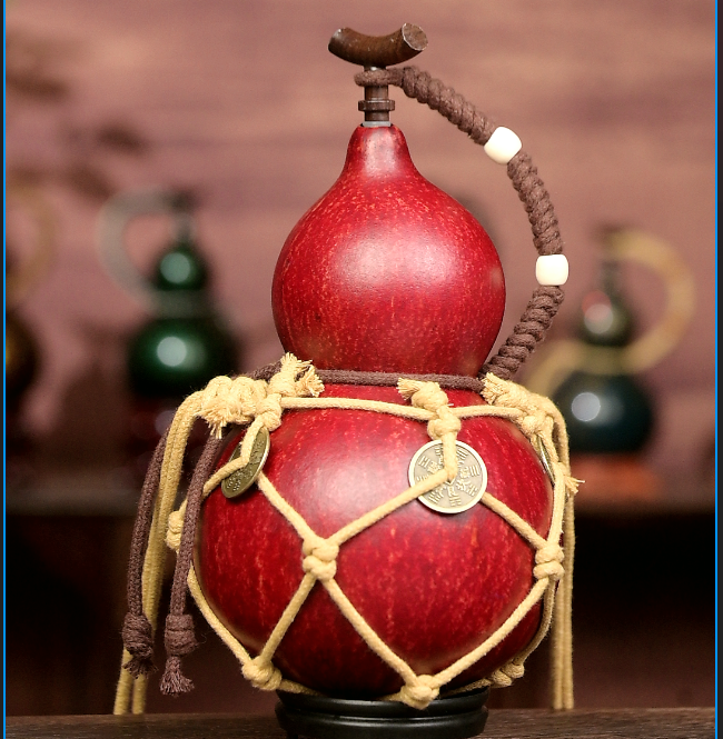 Red Urushi-Lined Gourd Bottle Dyed with Traditional Chinese Herbal Decoction 2