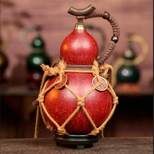 Red Urushi-Lined Gourd Bottle Dyed with Traditional Chinese Herbal Decoction 2