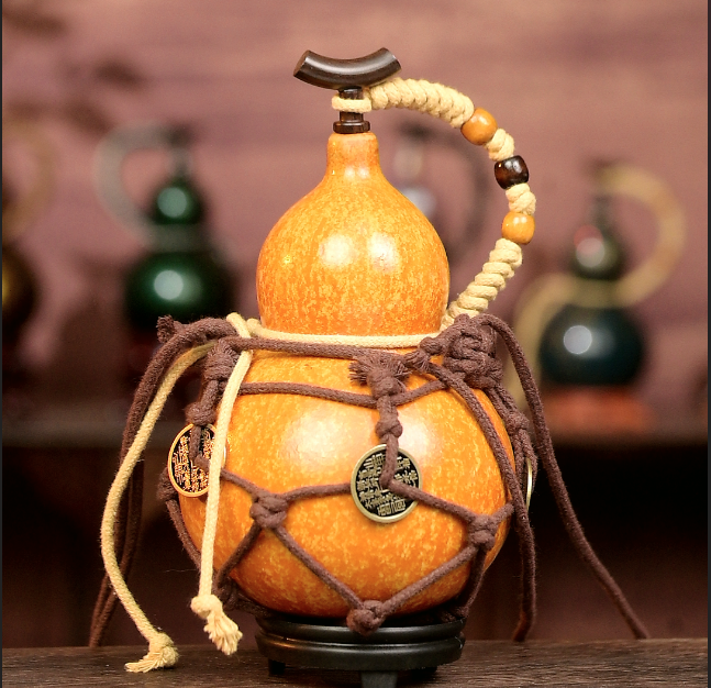 Yellow Urushi-Lined Gourd Bottle Dyed with Traditional Chinese Herbal Decoction