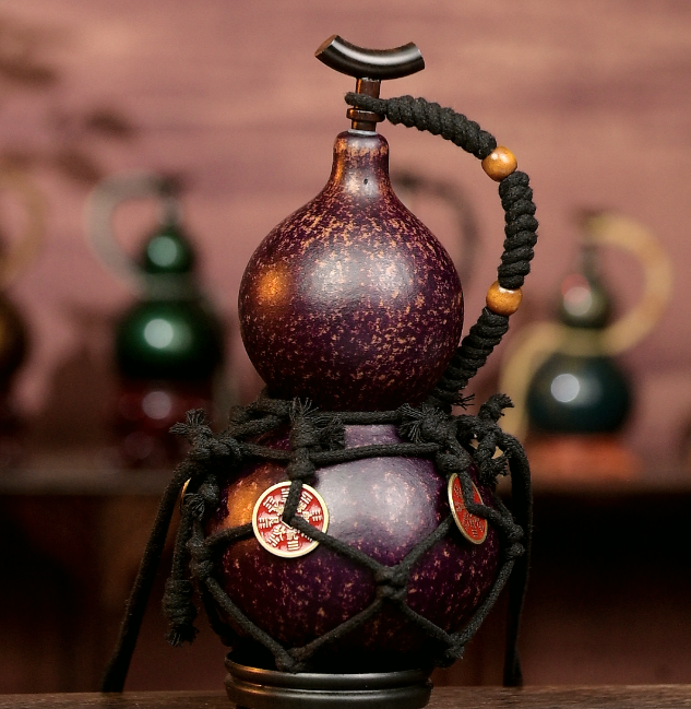 Purple Urushi-Lined Gourd Bottle Dyed with Traditional Chinese Herbal Decoction 2