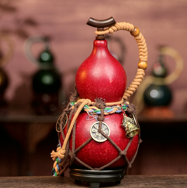 Red Urushi-Lined Gourd Bottle Dyed with Traditional Chinese Herbal Decoction 2