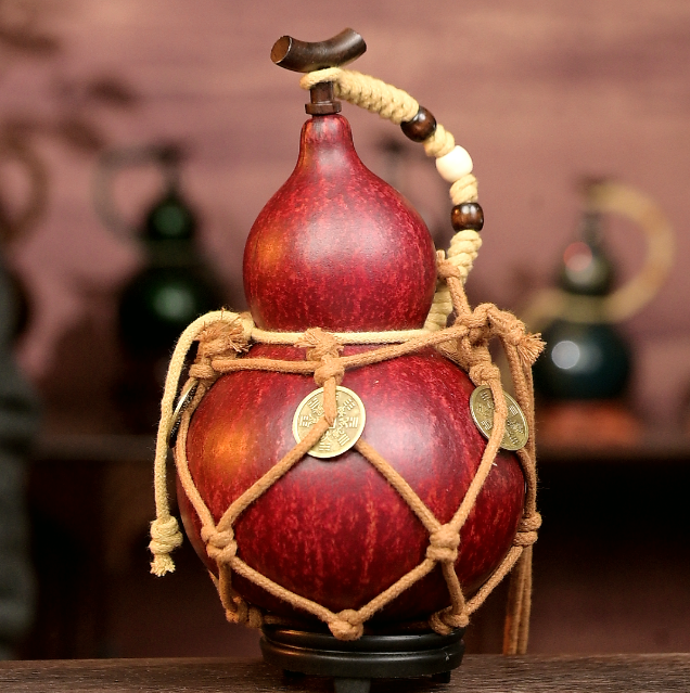 Red Urushi-Lined Gourd Bottle Dyed with Traditional Chinese Herbal Decoction 3