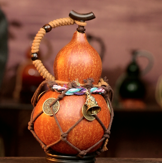 Primary Urushi-Lined Gourd Bottle Dyed with Traditional Chinese Herbal Decoction