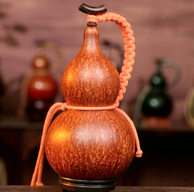 Primary Urushi-Lined Gourd Bottle Dyed with Traditional Chinese Herbal Decoction