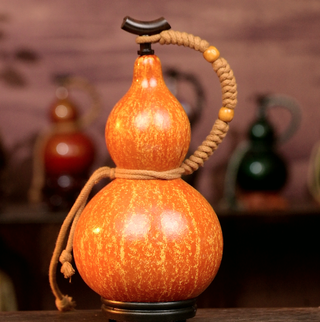 Yellow Urushi-Lined Gourd Bottle Dyed with Traditional Chinese Herbal Decoction 2