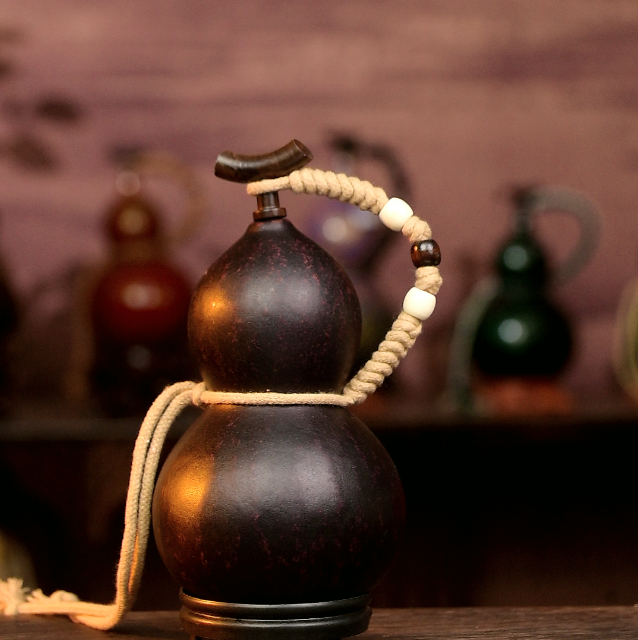 Purple Urushi-Lined Gourd Bottle Dyed with Traditional Chinese Herbal Decoction 3