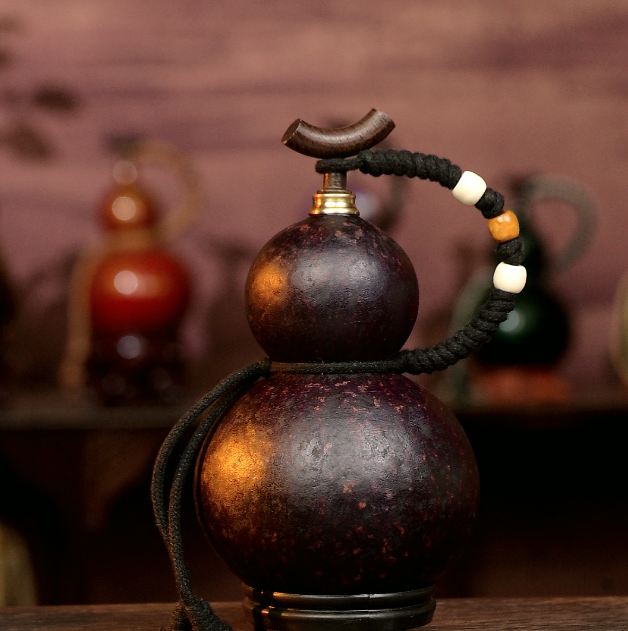 Purple Urushi-Lined Gourd Bottle Dyed with Traditional Chinese Herbal Decoction 3