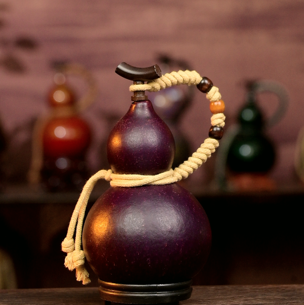 Purple Urushi-Lined Gourd Bottle Dyed with Traditional Chinese Herbal Decoction 3