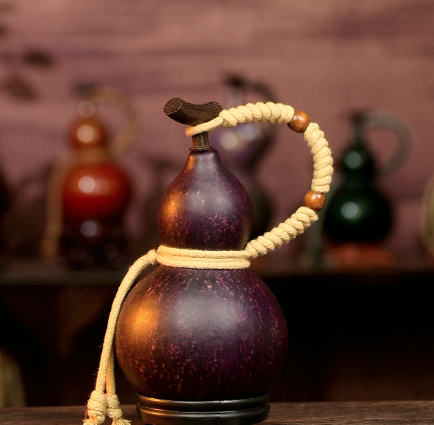 Purple Urushi-Lined Gourd Bottle Dyed with Traditional Chinese Herbal Decoction 3