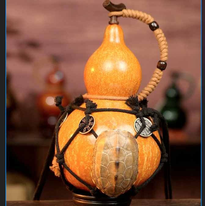 Yellow Handcrafted Urushi Wine Gourd with Tortoiseshell Wealth Symbol & Net Carrier