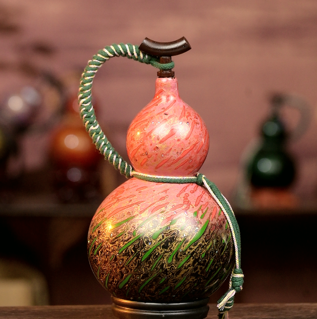 Red Museum-Quality Urushi Lacquer Art Gourd Water Flask