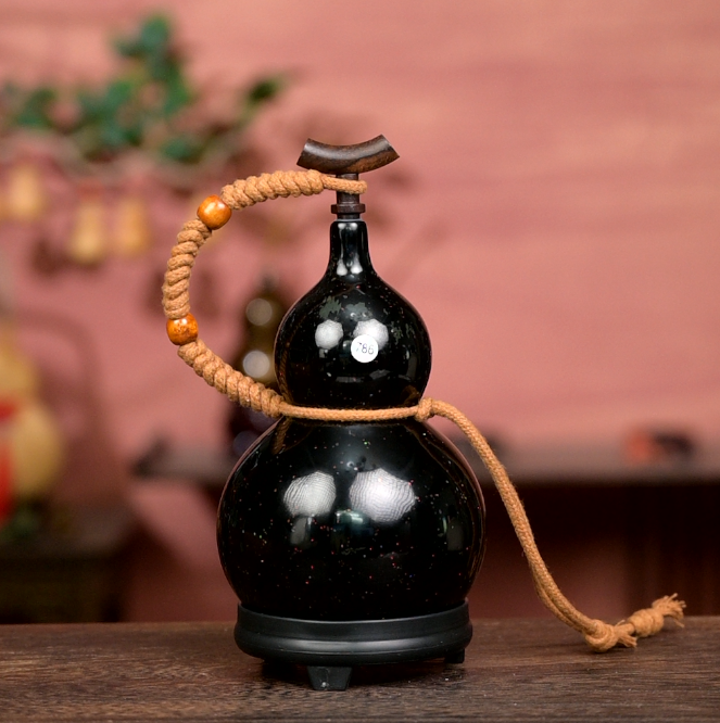 Museum-Quality Urushi Lacquer Art Gourd Water Flask