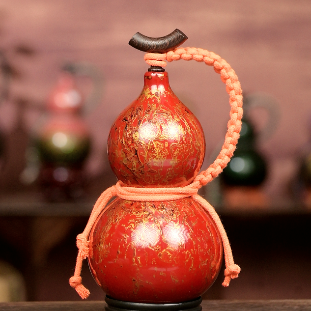 Red Museum-Quality Urushi Lacquer Art Gourd Water Flask